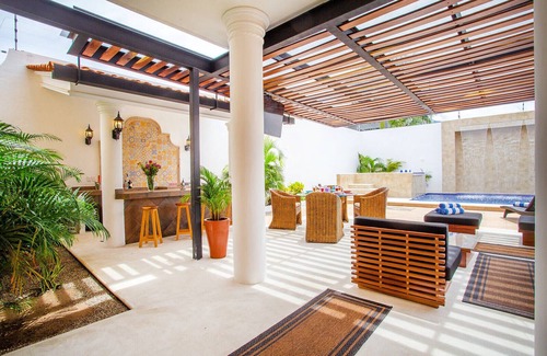 Puerto Vallarta Villa | Central Luxury Villa, heated pool & huge hot tub! 5 Bedrooms and 6 bathrooms.