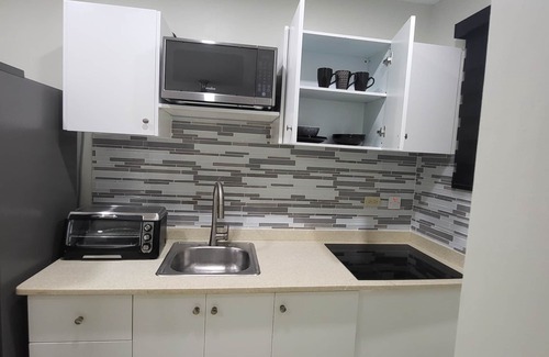 Eastwood Park Apartment | Central Modern 1Bedroom Apartment for 4 with secure parking