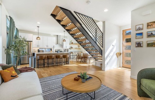North Beacon Hill House | Central Oasis: Roof Terrace