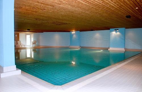 St. Moritz Apartment | CENTRAL PENTHOUSE GREAT LAKE VIEW