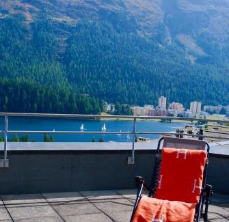St. Moritz Apartment | CENTRAL PENTHOUSE GREAT LAKE VIEW
