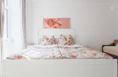 Neulerchenfeld Apartment | Central Renovated Apartment with AC & Free Parking