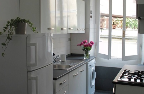 Ripa House | Central Rome, Testaccio and Trastevere, 2 stops to Coliseum, two bathrooms
