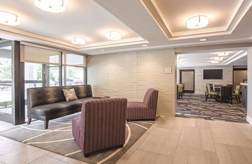 Oakdale Hotel | Central Room in Portland | Couple Stay w/Complimentary Breakfast
