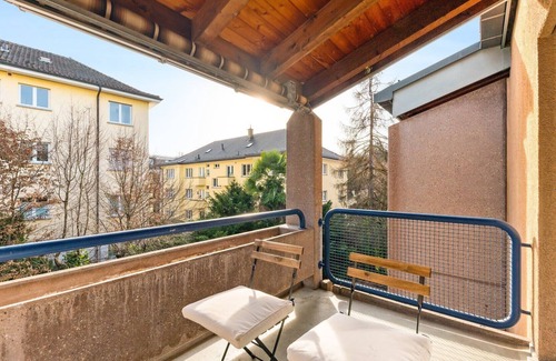 Hirslanden Apartment | Central & Roomy: Near Lake Zurich