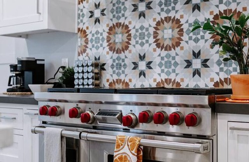 La Mesa House | Central SD Luxury Home+Casita, Pool BBQ Sleeps10