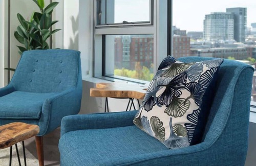 Central Square Apartment | Central Serene Condo King Bed by MIT Harvard GYM