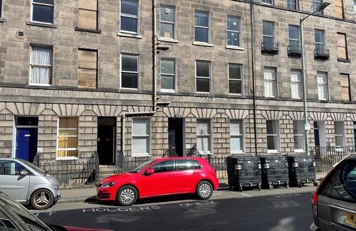 Newington Apartment | Central Specious apartment