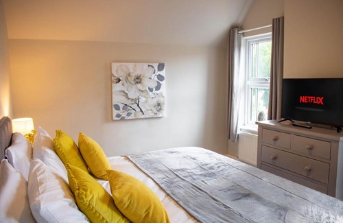 Stamford House | Central Stamford Townhouse With Parking