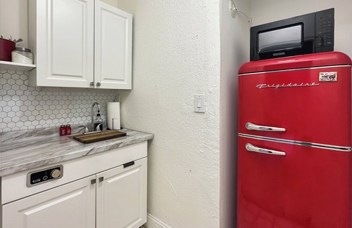 Coral Way Apartment | Central Studio 17