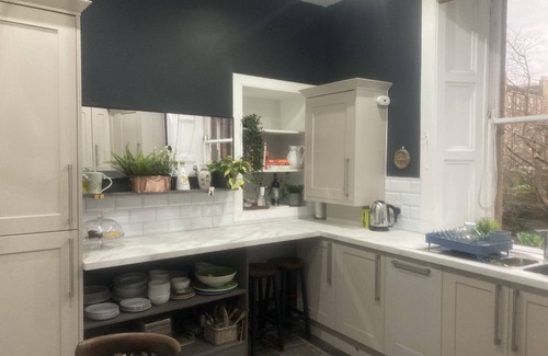 Newington Apartment | Central, Stylish Festival Home Overlooking the Meadows