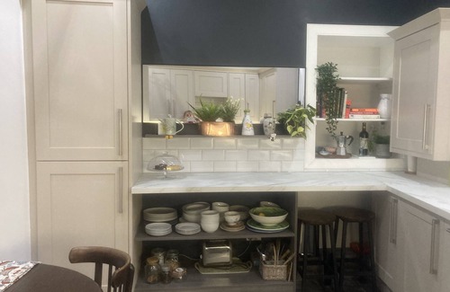 Newington Apartment | Central, Stylish Festival Home Overlooking the Meadows
