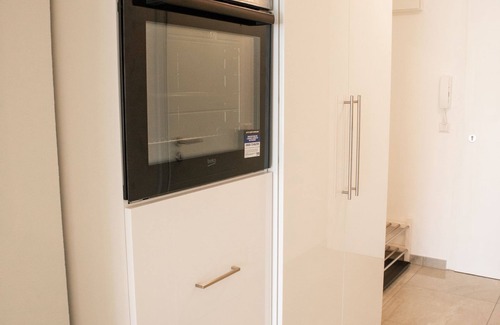 Sindelfingen Condo | Central, sunny city apartment near Mercedes - top modern