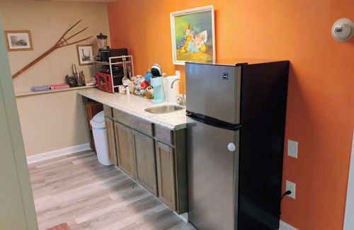 Williamstown Apartment | Central to VT skiing areas 5 minutes to I-89 , near VAST trails, near Norwich