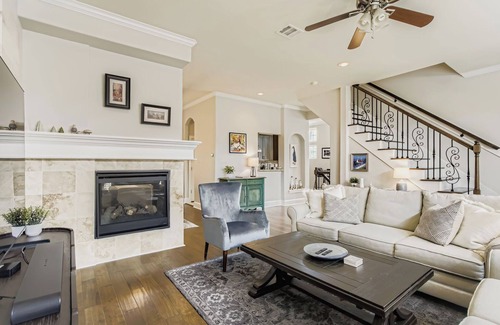 South Central Houston House | Central Townhome Walk to Parks, Museums & More