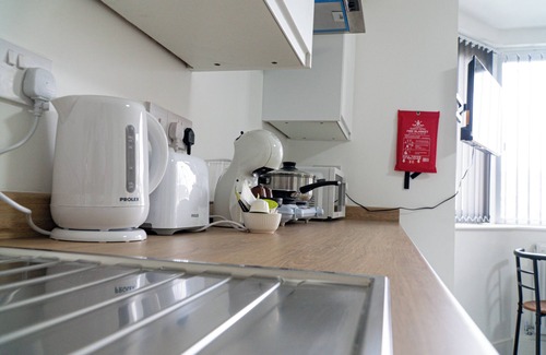 Adamsdown Apartment | Central twin bed flat