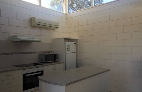 Merimbula Apartment | central unit, stunning views.