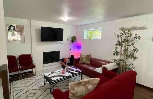 Ravenna House | Central Urban Oasis!