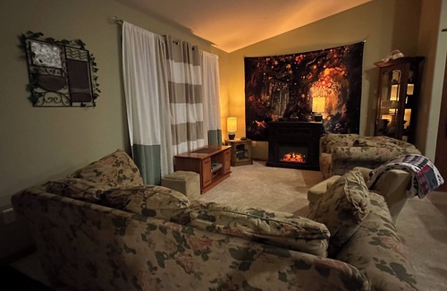 Schofield House | Central WI Getaway Retreat