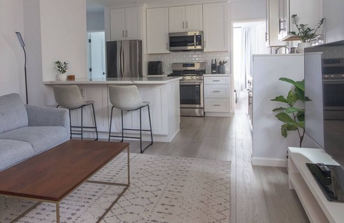 South Pasadena House | Centrally Located, Clean and Modern Home in South Pasadena