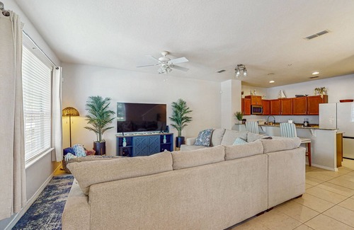 Casselberry House | Centrally located and family friendly with shared pool, playground, WIFI