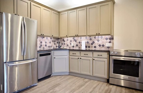 Westfield House | Centrally Located Austin Villa with Hot Tub & Gym