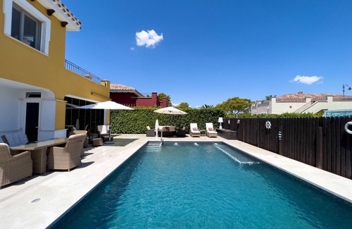 Torre-Pacheco Villa | Centrally Located Beautiful 3 Bed Villa with HEATED POOL