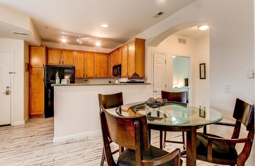 Aurora Condo | Centrally located Condo on the main floor in Centennial/Parker Area