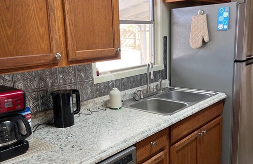 McComb Apartment | Centrally located Cozy Mid-Century Home