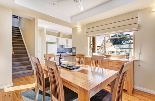 Goolwa Cottage | Centrally Located Goolwa Home - Towels & Linen Included, WIFI & Smart TV's