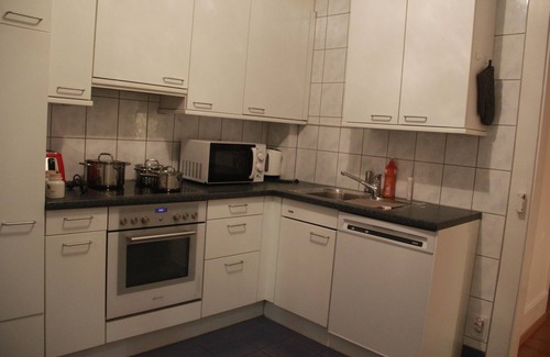 Mattenhof-Weissenbuhl Apartment | Centrally Located in Bern, 2DR, Sleep 6.