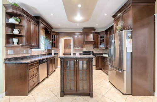 Surrey House | Centrally located in Surrey
