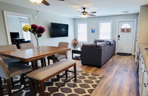 Newburgh Apartment | Centrally Located in the Heart ❤ of Newburgh