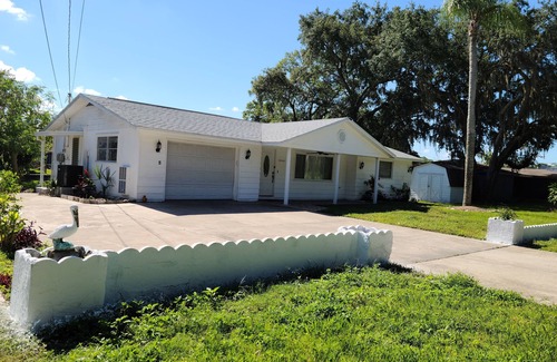 Port Richey House | Centrally located quiet neighborhood, private pool, near restaurants & parks.