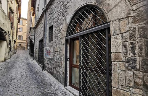 Viterbo Apartment | Centrally located, renovated 2 steps from the St. Rose car route