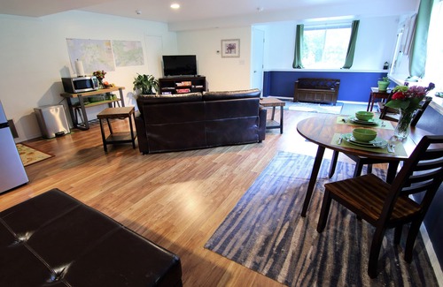 Gateway Apartment | Centrally located studio