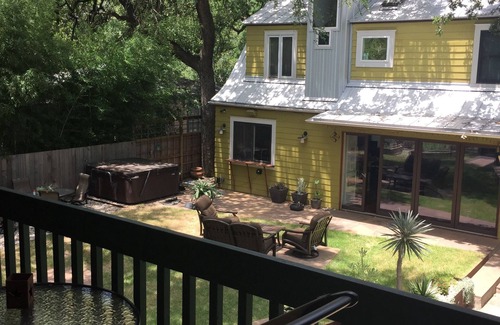 Cherrywood Apartment | Centrally Located Treehouse Studio Apt