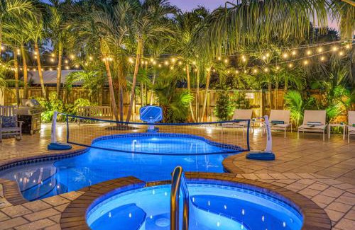 South New River Isles House | Centrally located Heated Pool Riverside View Access Citrus Key H0MES