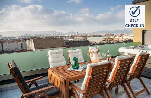 Csarnok negyed Apartment | Centropolitan Penthouse II Jacuzzi II FreeParking