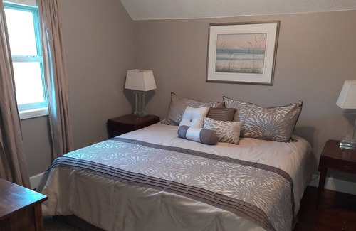 Kearney House | Century home, steps to beach, close to atv trails and algonquin park