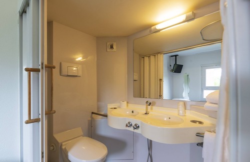 Moneteau Hotel | Cerise Auxerre
