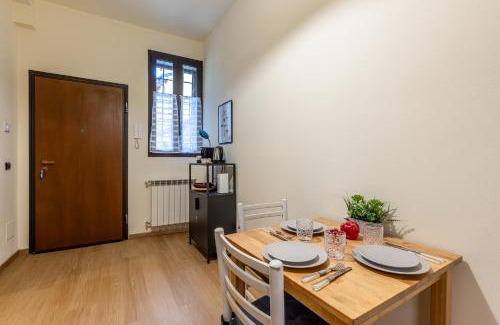 Certosa Apartment | Certosa Charme 10 Minuti da SAN SIRO e RHO FIERA
