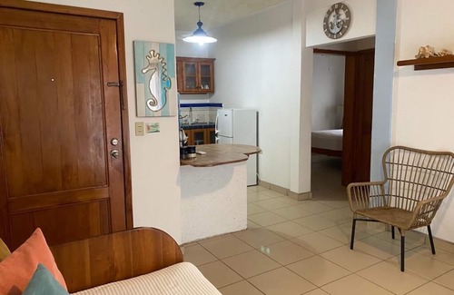 Barrio El Centro Hotel | Cesar Mariscos