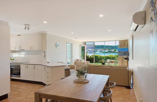 Merimbula Apartment | Cetacea Luxury Apartments - 2 Bedroom Lake View Apartment