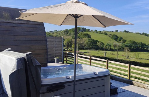Glandyfi Cottage | CEUNANT, romantic, character holiday cottage in Aberystwyth