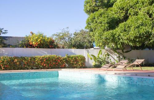 Manguinhos House | Chácara Beverly Hills