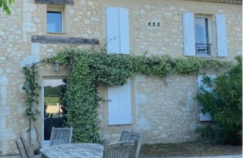 Saint-Jean-de-Duras House | Château au Cœur D'un Vignoble