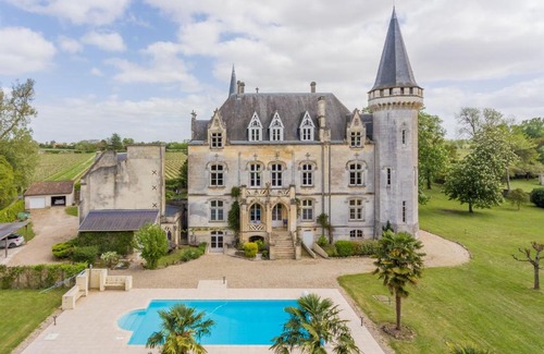 Blaye Villa | Château Borgeat de Lagrange - gîte d'exception