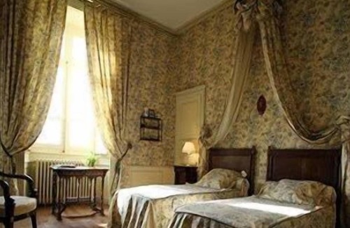 Sens-Beaujeu House | Château de Beaujeu
