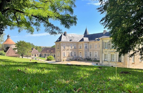 Sens-Beaujeu House | Château de Beaujeu